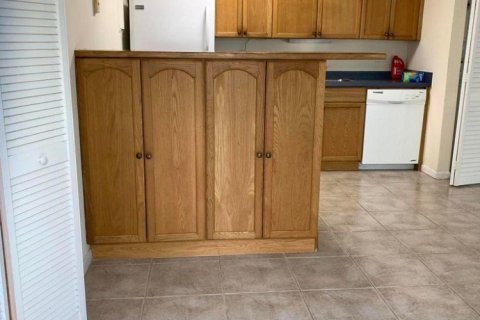 Condo in West Palm Beach, Florida, 1 bedroom  № 2081648 - photo 4