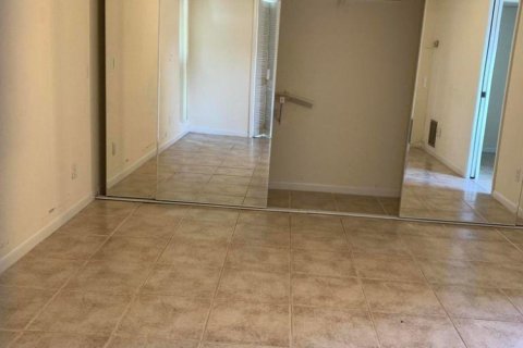 Condo in West Palm Beach, Florida, 1 bedroom  № 2081648 - photo 7