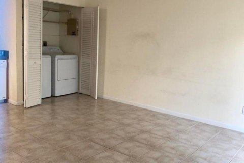 Condo in West Palm Beach, Florida, 1 bedroom  № 2081648 - photo 5