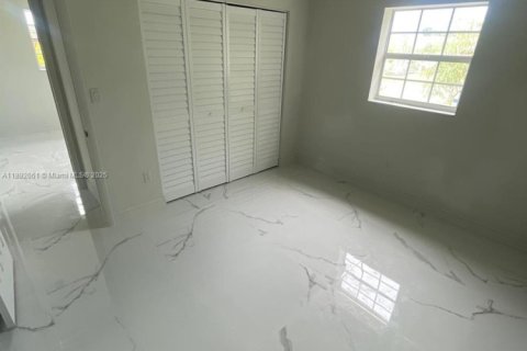 House in Homestead, Florida 3 bedrooms, 245.26 sq.m. № 1943978 - photo 2