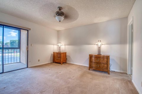 Condo in Delray Beach, Florida, 2 bedrooms  № 2268333 - photo 8