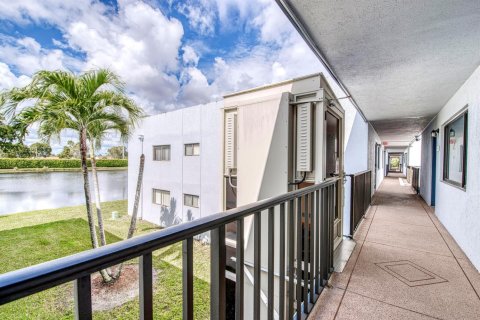 Condo in Delray Beach, Florida, 2 bedrooms  № 2268333 - photo 13