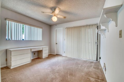 Condo in Delray Beach, Florida, 2 bedrooms  № 2268333 - photo 11