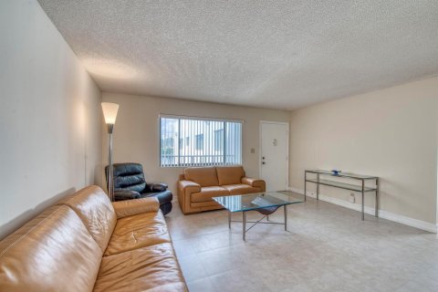 Condo in Delray Beach, Florida, 2 bedrooms  № 2268333 - photo 4