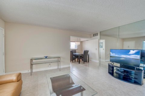Condo in Delray Beach, Florida, 2 bedrooms  № 2268333 - photo 5
