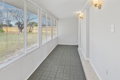 Commercial property in Lake Placid, Florida 167.97 sq.m. № 2058038 - photo 22