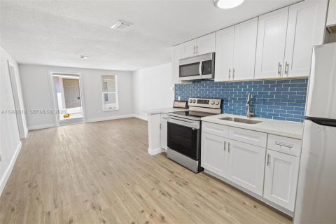 Commercial property in Lake Placid, Florida 167.97 sq.m. № 2058038 - photo 6