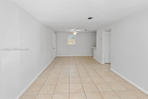 Commercial property in Lake Placid, Florida 167.97 sq.m. № 2058038 - photo 18