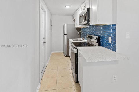 Commercial property in Lake Placid, Florida 167.97 sq.m. № 2058038 - photo 16