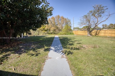 Commercial property in Lake Placid, Florida 167.97 sq.m. № 2058038 - photo 26