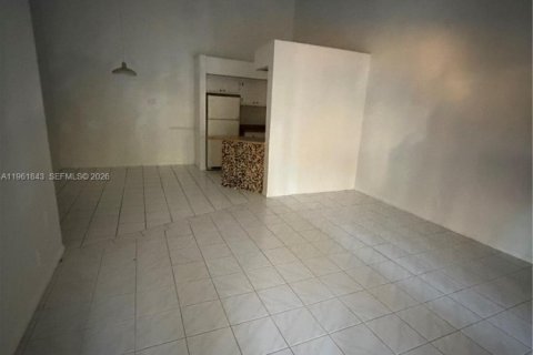 Снять в аренду кондоминиум в Гринакрес, Флорида 2 спальни, 78.69м2, № 2024656 - фото 2