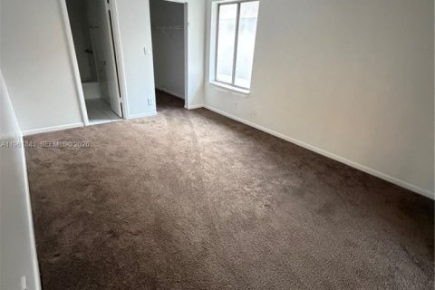 Снять в аренду кондоминиум в Гринакрес, Флорида 2 спальни, 78.69м2, № 2024656 - фото 3