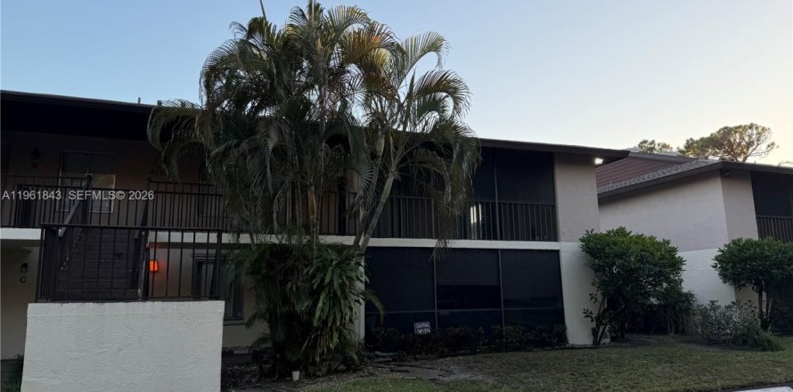 Кондоминиум с 2 спальнями в Гринакрес, Флорида № 2024656