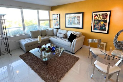 Copropriété à vendre à Fort Lauderdale, Floride: 2 chambres, 116.13 m2 № 1477217 - photo 19