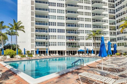Copropriété à vendre à Fort Lauderdale, Floride: 2 chambres, 116.13 m2 № 1477217 - photo 26