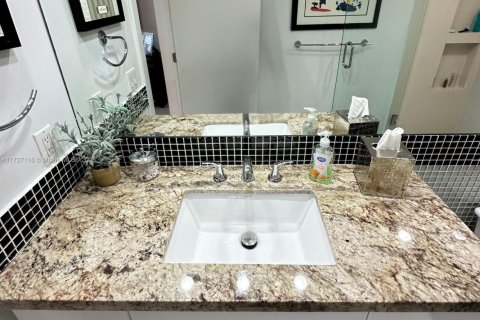 Copropriété à vendre à Fort Lauderdale, Floride: 2 chambres, 116.13 m2 № 1477217 - photo 10