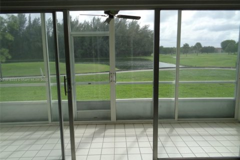 Copropriété à vendre à Pembroke Pines, Floride: 2 chambres, 140 m2 № 1770789 - photo 12
