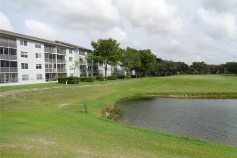 Copropriété à vendre à Pembroke Pines, Floride: 2 chambres, 140 m2 № 1770789 - photo 6