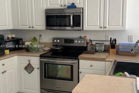 Casa en venta en Cutler Bay, Florida, 3 dormitorios, 162.49 m2 № 1731533 - foto 4