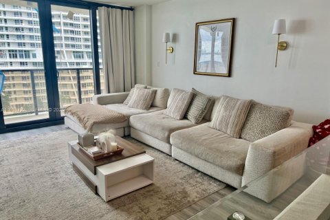 Condominio en venta en Miami, Florida, 1 dormitorio, 70.33 m2 № 2031211 - foto 2
