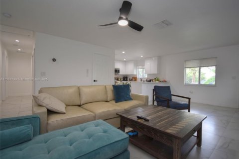 Купить виллу или дом в Форт-Лодердейл, Флорида 4 спальни, 130.06м2, № 1978651 - фото 6