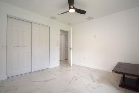 Купить виллу или дом в Форт-Лодердейл, Флорида 4 спальни, 130.06м2, № 1978651 - фото 20