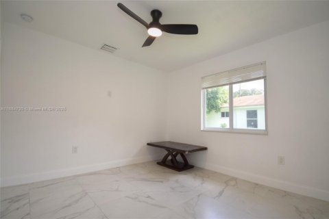 Купить виллу или дом в Форт-Лодердейл, Флорида 4 спальни, 130.06м2, № 1978651 - фото 21