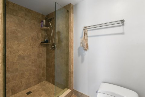 Condo in Jupiter, Florida, 2 bedrooms № 2246230 - photo 23