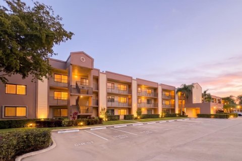 Condo in Tamarac, Florida, 2 bedrooms № 2177436