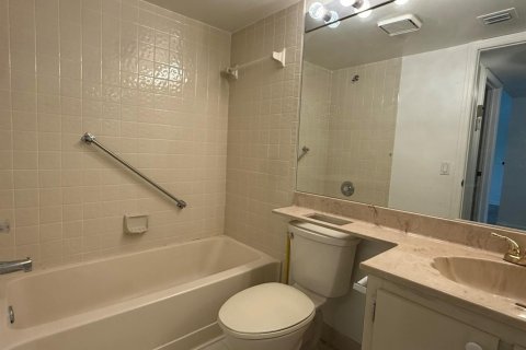 Condo in Tamarac, Florida, 2 bedrooms № 2177436 - photo 14