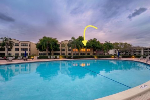 Condo in Tamarac, Florida, 2 bedrooms № 2177436 - photo 2