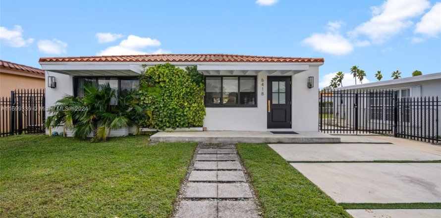 Casa en Miami, Florida 4 dormitorios, 160.72 m2 № 1453762