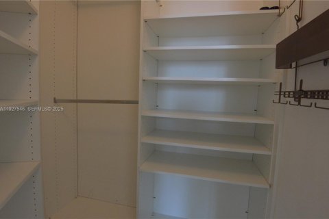 Condominio en venta en Aventura, Florida, 2 dormitorios, 91.97 m2 № 1987986 - foto 16