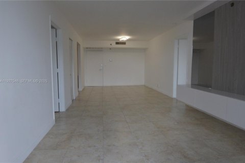 Condominio en venta en Aventura, Florida, 2 dormitorios, 91.97 m2 № 1987986 - foto 19