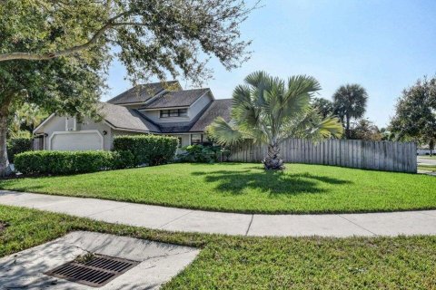 House in Boca Raton, Florida 3 bedrooms, 147.16 sq.m. № 2250720