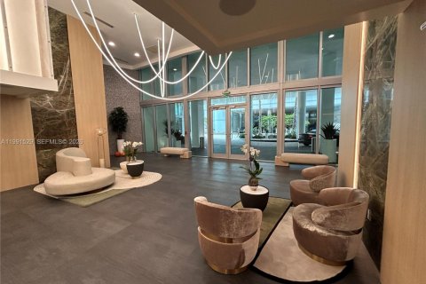 Copropriété à vendre à Miami, Floride: 2 chambres, 103.49 m2 № 2052256 - photo 18