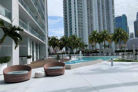 Copropriété à vendre à Miami, Floride: 2 chambres, 103.49 m2 № 2052256 - photo 25