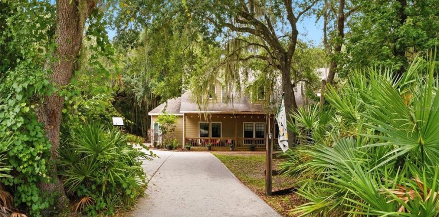Casa en Geneva, Florida 5 dormitorios, 316.61 m2 № 2209244