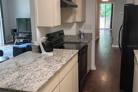 Condo in Gainesville, Florida, 2 bedrooms № 2113593 - photo 12