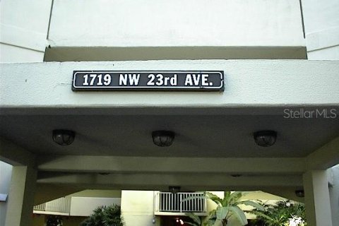 Condo in Gainesville, Florida, 2 bedrooms № 2113593 - photo 5