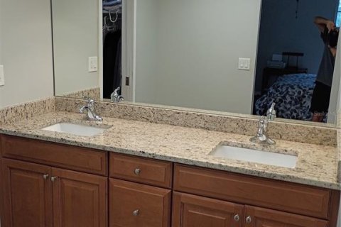 Condo in Gainesville, Florida, 2 bedrooms № 2113593 - photo 28