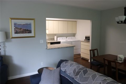 Condo in Gainesville, Florida, 2 bedrooms № 2113593 - photo 17