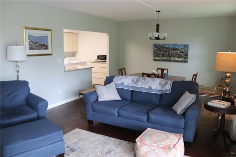Condo in Gainesville, Florida, 2 bedrooms № 2113593 - photo 16