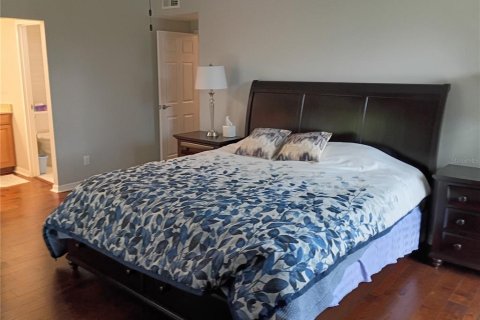 Condo in Gainesville, Florida, 2 bedrooms № 2113593 - photo 27