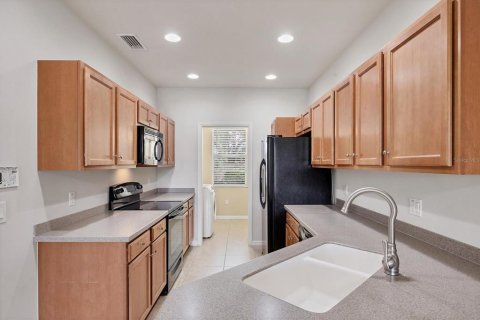Townhouse in Sarasota, Florida 3 bedrooms, 154.31 sq.m. № 1725397 - photo 10