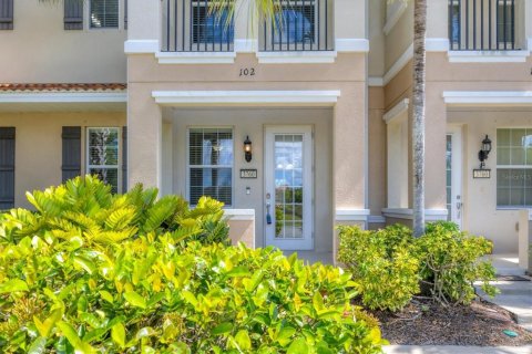Townhouse in Sarasota, Florida 3 bedrooms, 154.31 sq.m. № 1725397 - photo 3