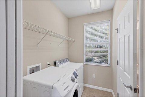 Townhouse in Sarasota, Florida 3 bedrooms, 154.31 sq.m. № 1725397 - photo 28