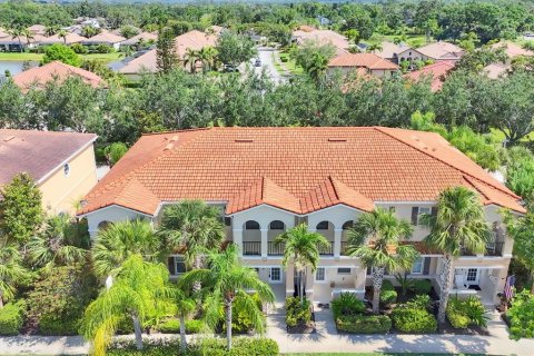 Townhouse in Sarasota, Florida 3 bedrooms, 154.31 sq.m. № 1725397 - photo 1