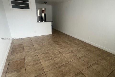 Снять в аренду кондоминиум в Майами-Бич, Флорида 41.06м2, № 2006256 - фото 5