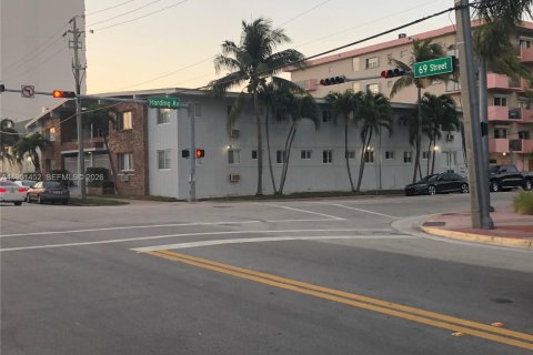 Снять в аренду кондоминиум в Майами-Бич, Флорида 41.06м2, № 2006256 - фото 3